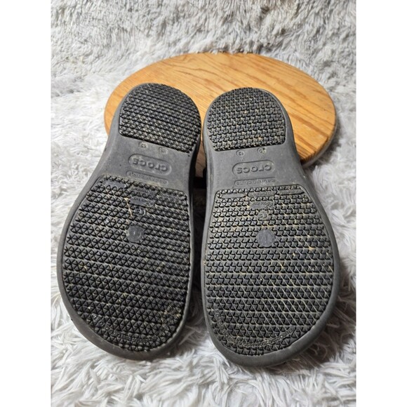 Crocs Shoes Clogs Mens Size 10 Womens Size 12 Slip On Closed Toe Black Anti Slip - Picture 6 of 7